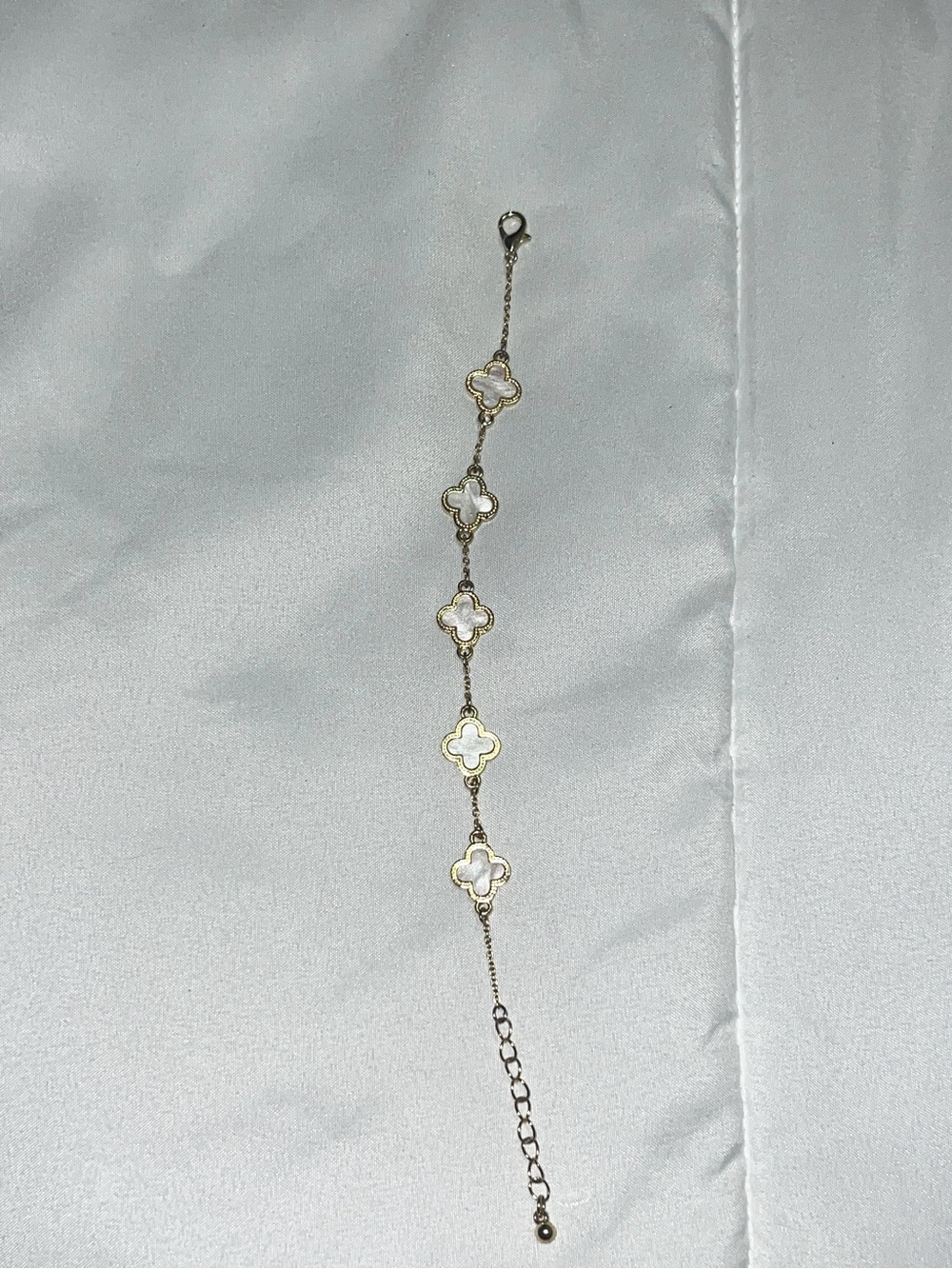 Golden And White Four-Leaf Clover Bracelet Gold Tone Dainty Coquette Glam